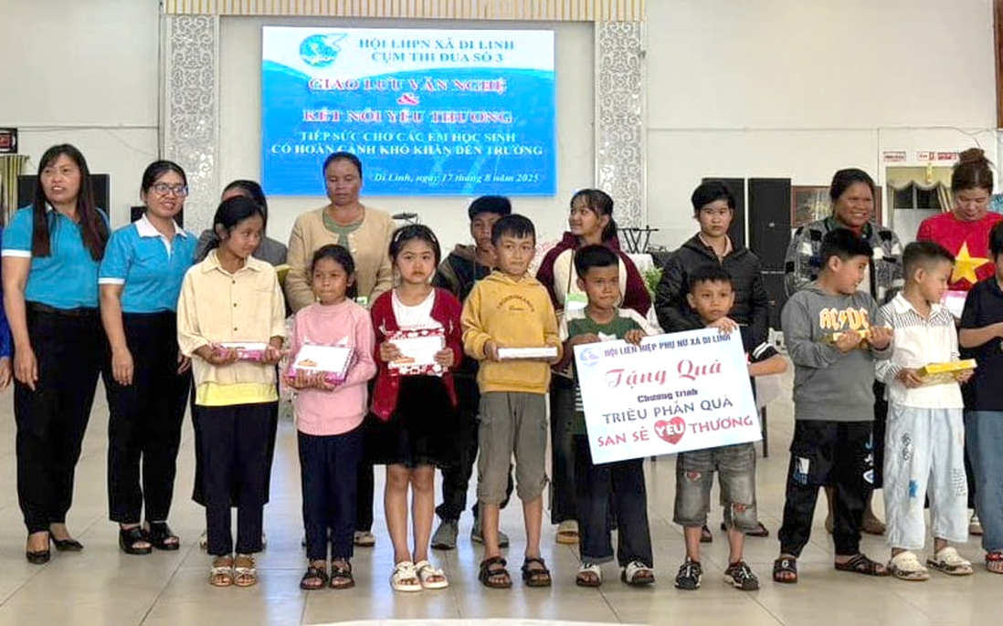 Nhiều phần quà đến với học sinh có hoàn cảnh khó khăn tỉnh Lâm Đồng