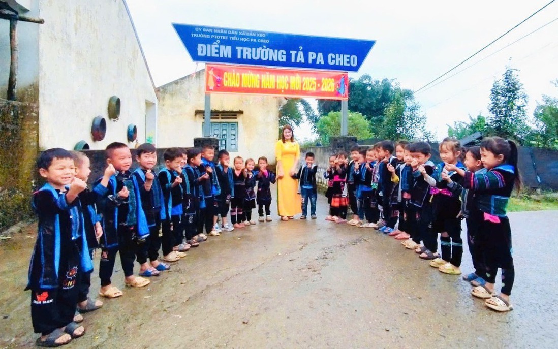 Lào Cai: Đón học sinh lớp 1 tựu trường sớm