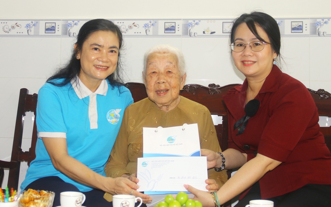 Phó Chủ tịch Thường trực Hội LHPN Việt Nam tri ân nữ Đảng viên tại Cần Thơ