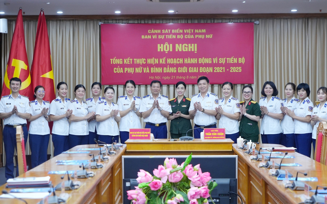 Cảnh sát Biển khen thưởng 10 tập thể, cá nhân xuất sắc Vì sự tiến bộ phụ nữ 