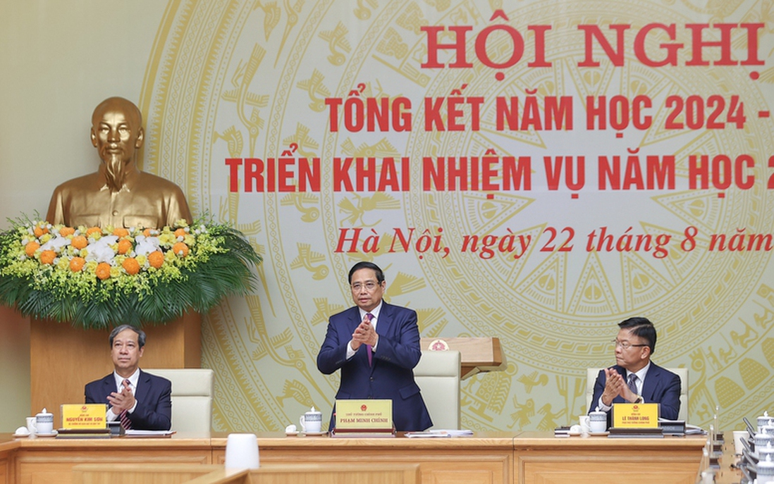 Hội nghị tổng kết năm học 2024-2025, triển khai nhiệm vụ năm học 2025-2026