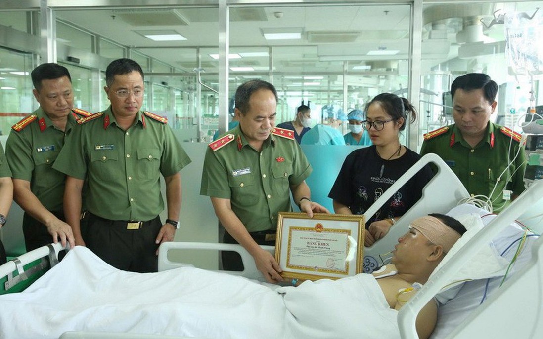 Vợ đại úy CSCĐ bị "quái xế" tông khi làm nhiệm vụ: "Gia đình tôi không kêu gọi quyên góp vật chất"