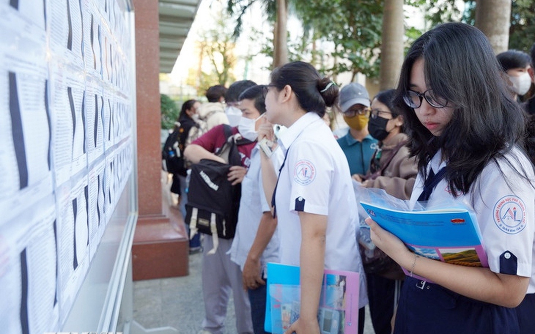 TPHCM: Điểm chuẩn tuyển sinh đại học ở nhiều trường biến động mạnh