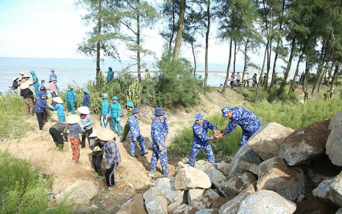 Các cấp Hội phụ nữ Hà Tĩnh khẩn trương ứng phó với cơn bão số 5