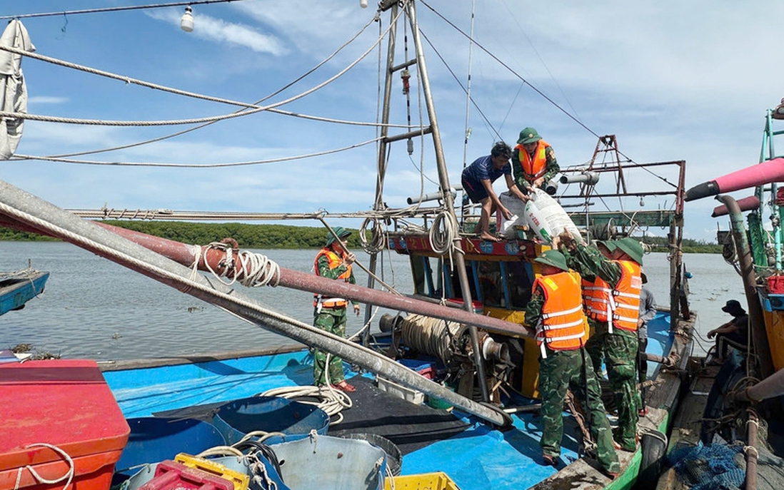 Thủ tướng yêu cầu triển khai ứng phó bão số 5 với tinh thần khẩn trương nhất, quyết liệt nhất