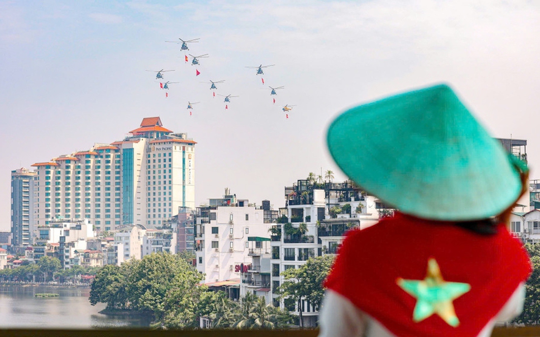 Chiêm ngưỡng dàn máy bay diễn tập trên bầu trời Hà Nội