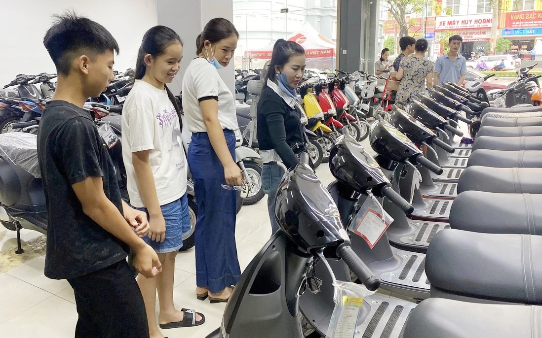 Xe điện vào mùa cao điểm trước thềm khai giảng
