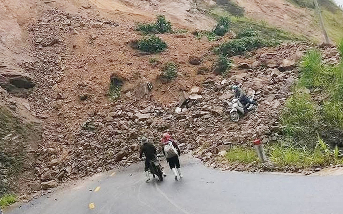 Tuyên Quang: Khẩn cấp di dời các hộ dân đến nơi an toàn trước nguy cơ sạt lở đất
