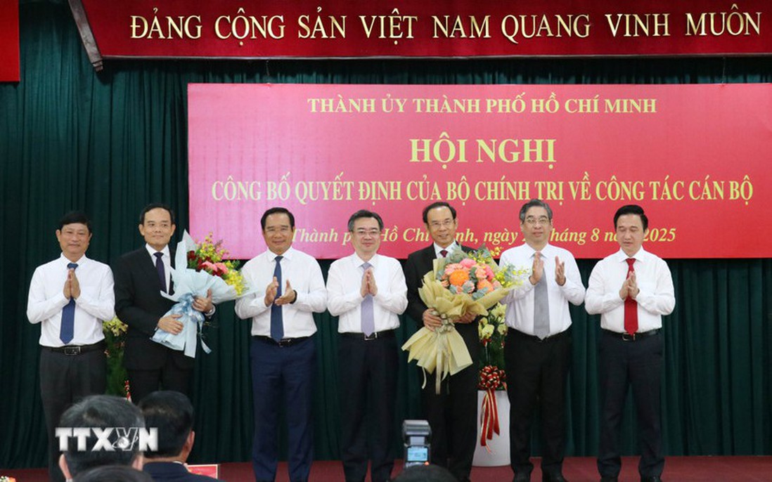 Công bố quyết định của Bộ Chính trị về công tác cán bộ tại TP Hồ Chí Minh