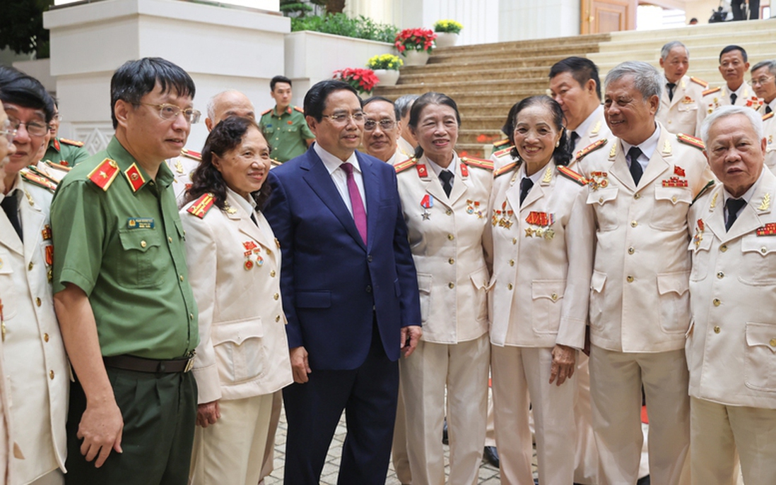 Thủ tướng gặp mặt, tri ân lực lượng Công an chi viện chiến trường miền Nam