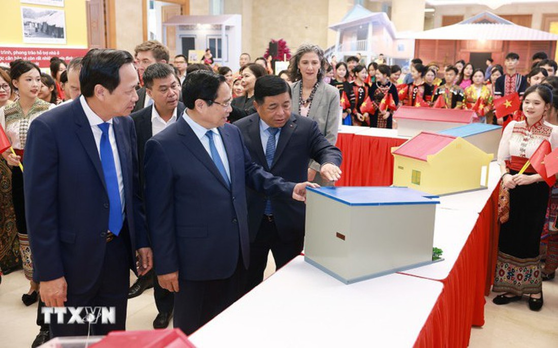 ''Hoàn thành xóa nhà tạm, nhà dột nát là công trình đặc biệt của ý Đảng, lòng dân''