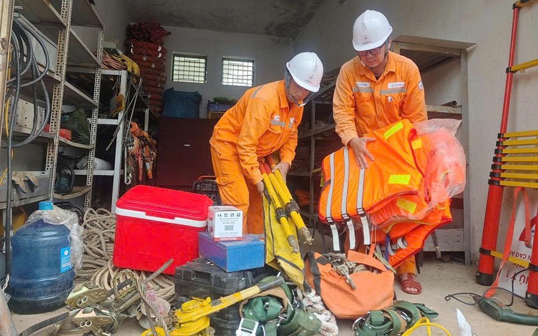 Điện lực miền Bắc chủ động ứng phó và tích cực khắc phục lưới điện sau bão số 5