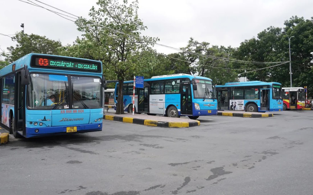 Điều chỉnh lộ trình nhiều tuyến xe buýt phục vụ sơ duyệt Lễ diễu binh, diễu hành ngày 27/8