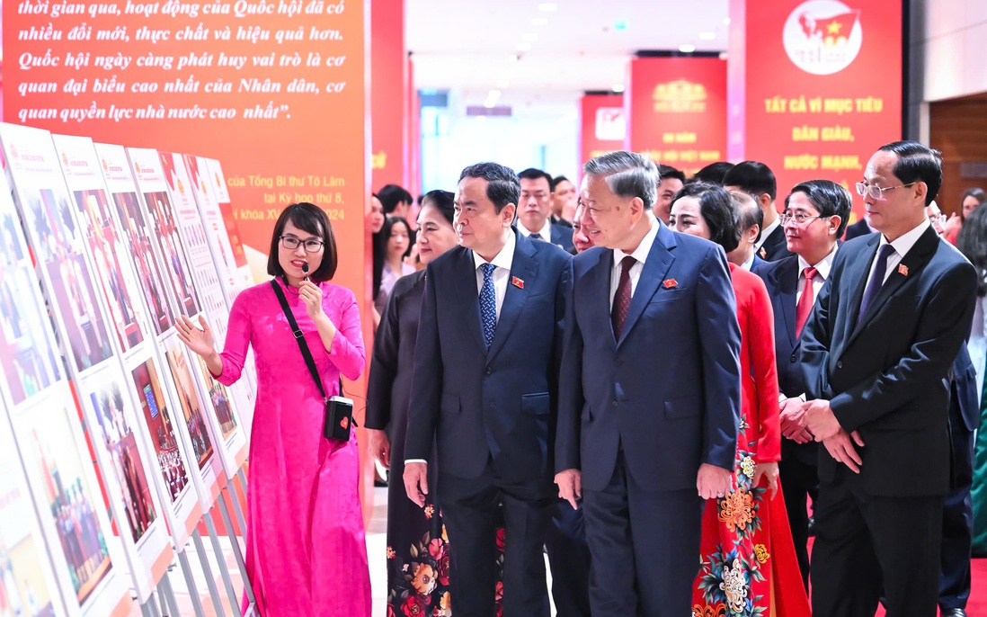 Tổng Bí thư Tô Lâm tham quan Triển lãm ảnh "Quốc hội Việt Nam - 80 năm kế thừa và phát triển"