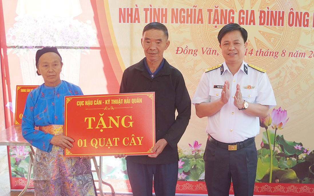 Bộ đội Hải quân giúp người dân Điện Biên và Tuyên Quang vượt khó sau mưa lũ
