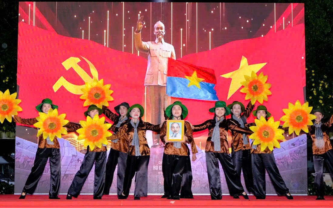 Phụ nữ Vĩnh Long sôi nổi hoạt động dân vũ, thể dục nhịp điệu