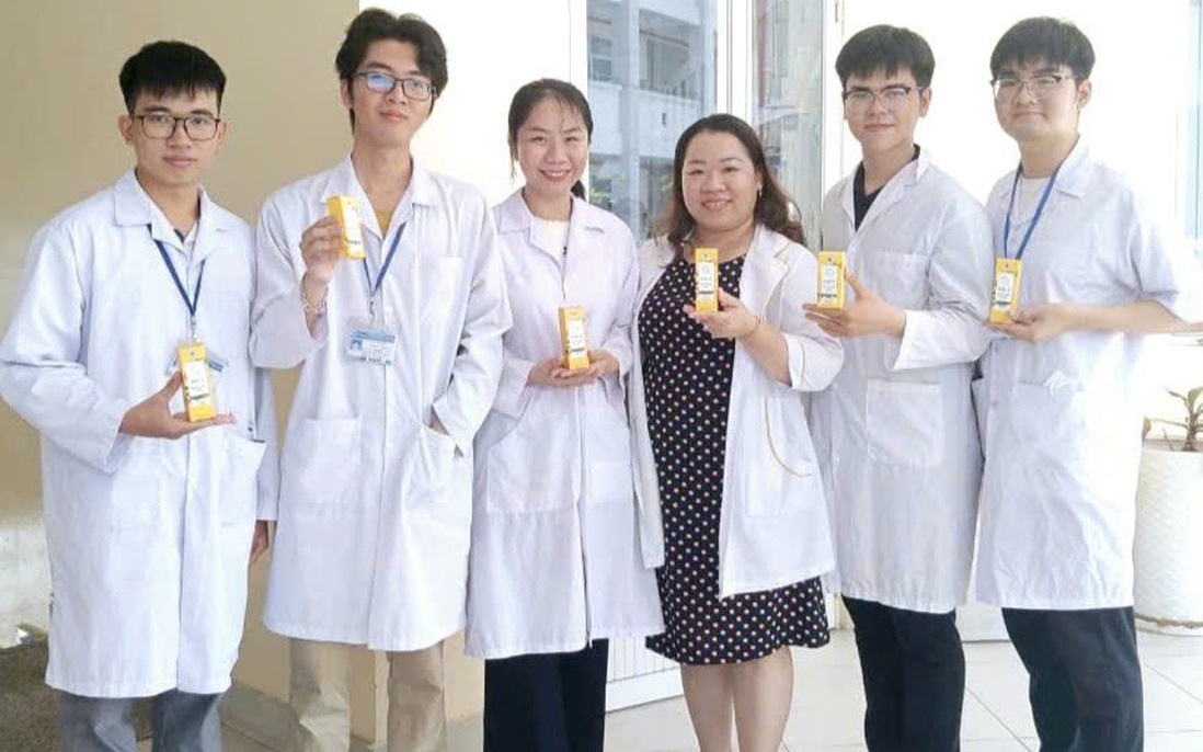 Ứng dụng hoa kim ngân trong chế tạo serum dưỡng da