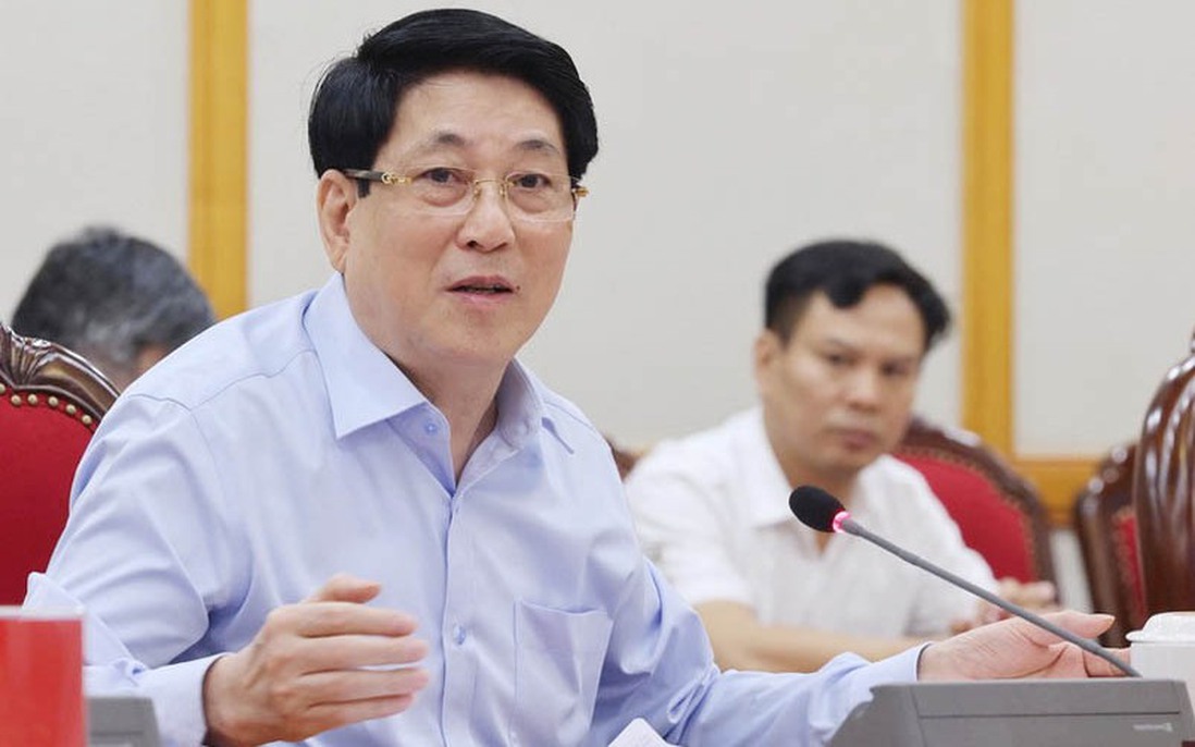 Bộ Chính trị cho ý kiến về việc chuẩn bị Đại hội Đảng bộ tỉnh Cao Bằng và TP Huế