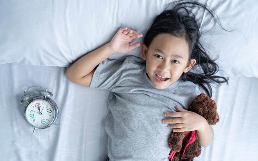 Đã đến lúc con phải đặt báo thức để chuẩn bị cho năm học mới