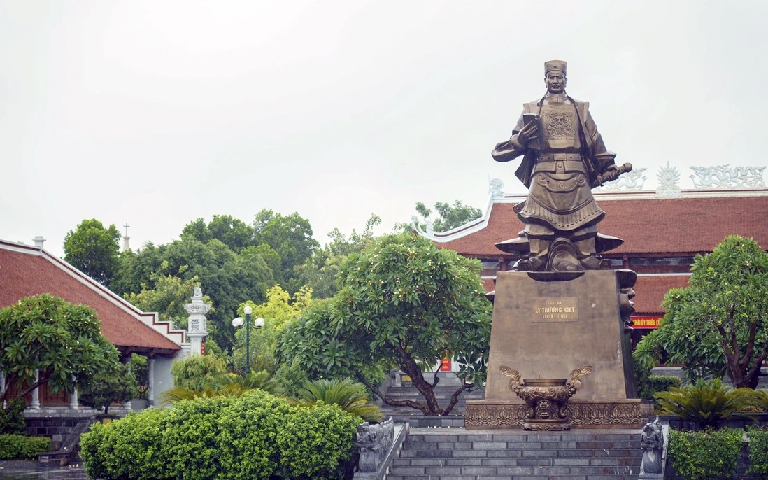Đền thờ, Tượng đài Lý Thường Kiệt bên dòng Như Nguyệt lịch sử