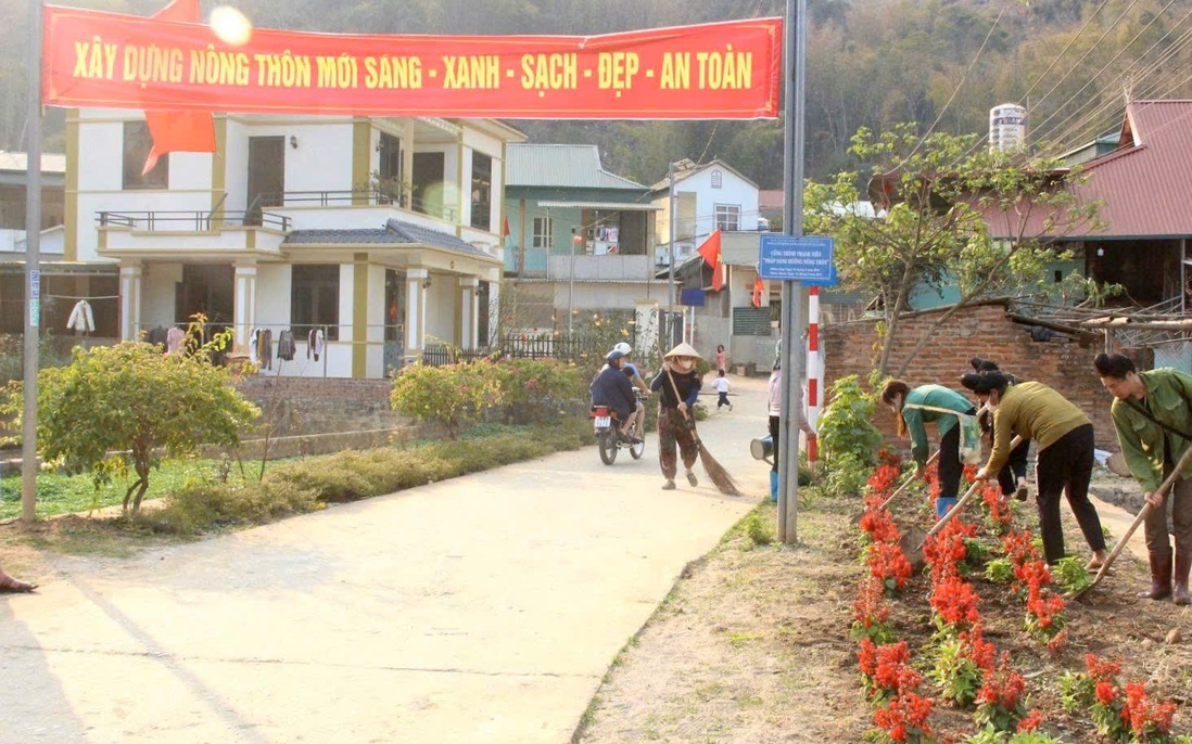 Thay đường đất bằng bê tông: Bản làng Sơn La khởi sắc
