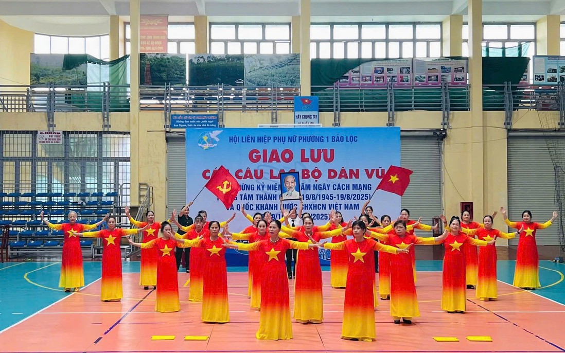 Lâm Đồng: Hơn 6.000 hội viên phụ nữ đồng diễn dân vũ mừng Quốc khánh 2/9