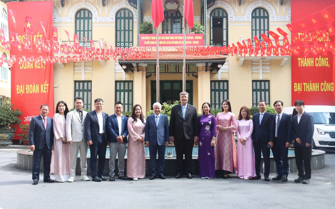 Chủ tịch UBTƯ MTTQ Việt Nam Đỗ Văn Chiến tiếp Hiệp hội Doanh nhân Đầu tư Việt Nam - Hàn Quốc