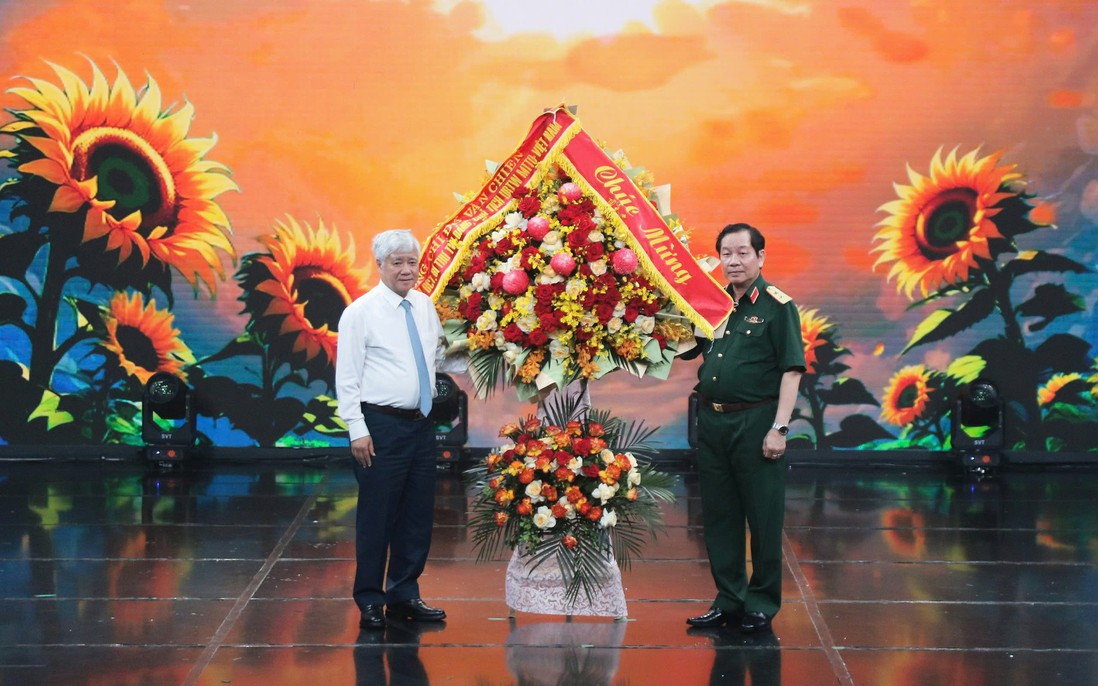 Giao lưu nghệ thuật "Theo ánh bình minh": Chung tay xoa dịu nỗi đau da cam