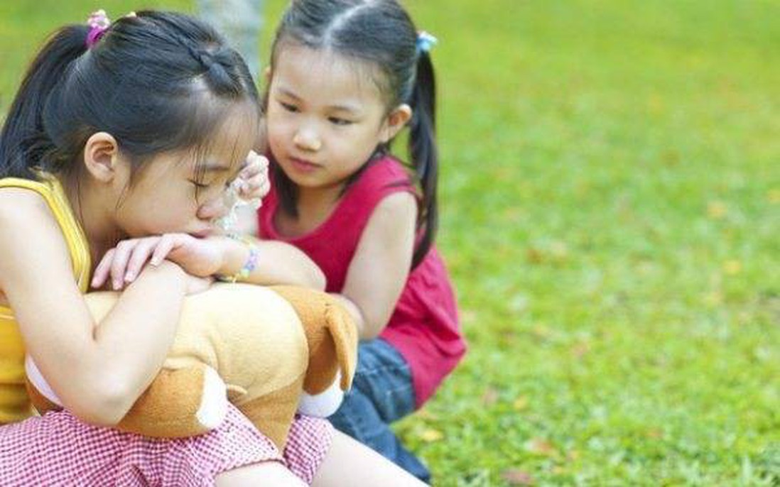 Dạy con biết quan tâm người khác