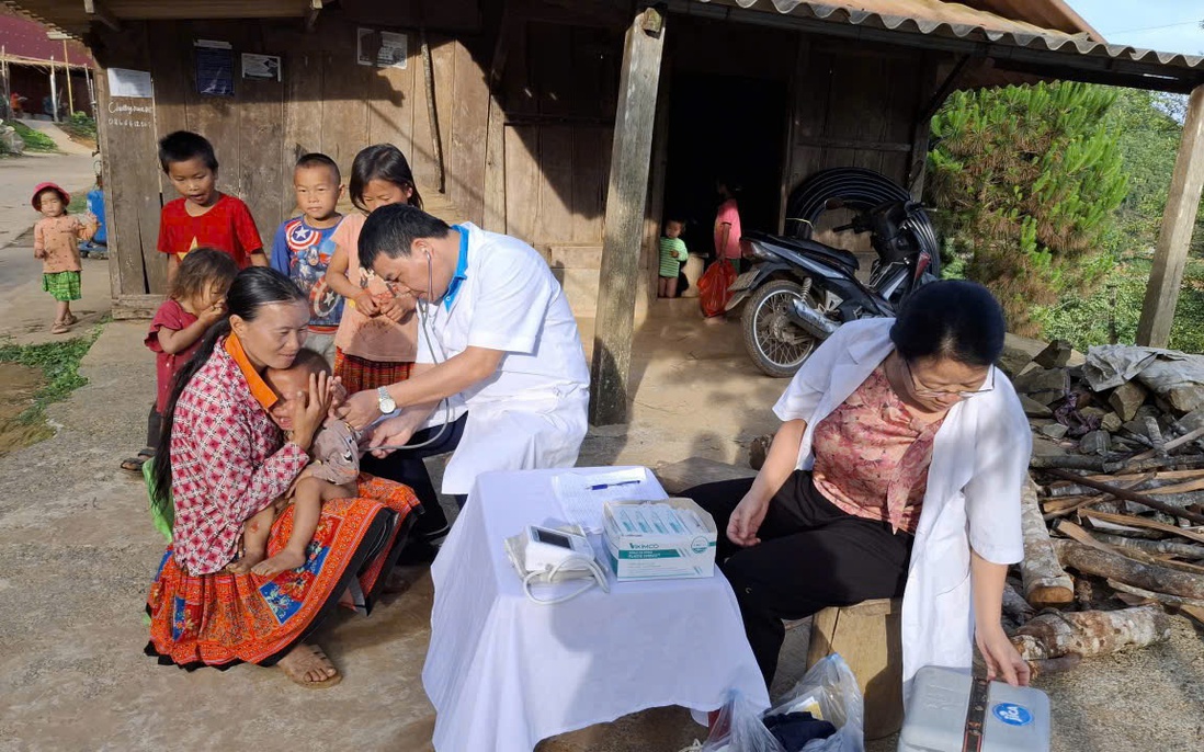 Tà Xùa: Tập trung giải quyết nỗi lo trẻ em suy dinh dưỡng và bỏ học
