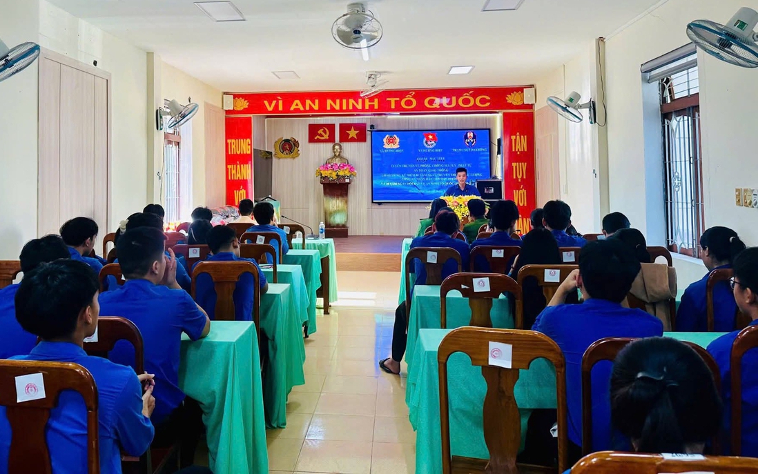 Nâng cao nhận thức pháp luật cho gần 100 đoàn viên, thanh niên