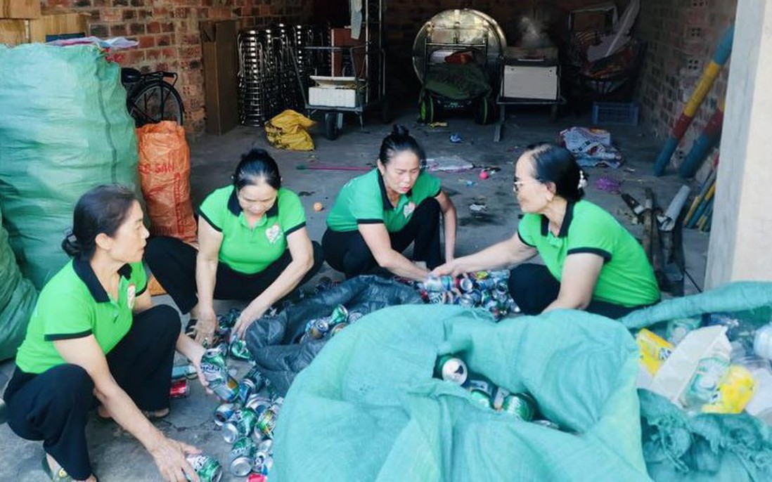 Phụ nữ Đông Trạch gieo mầm yêu thương từ phế liệu