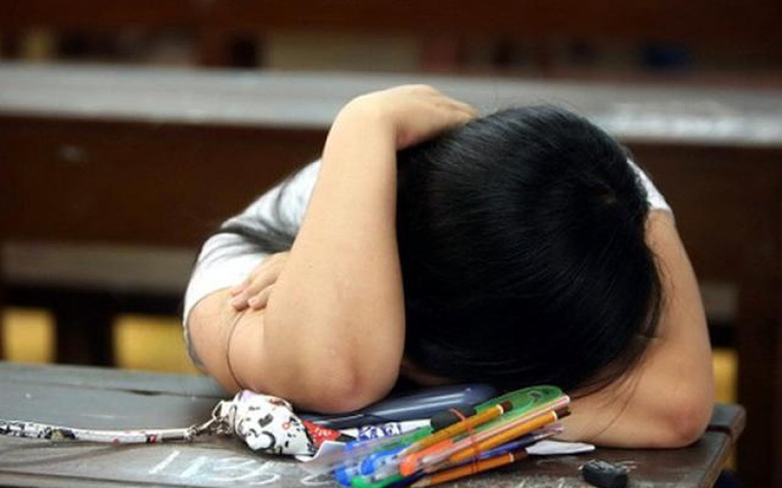 Mẹ nơm nớp lo khi con gái tuổi dậy thì thường xuyên nghĩ đến… cái chết