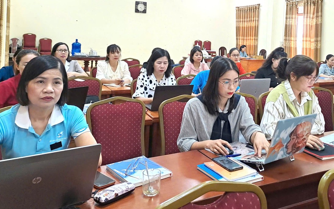 Hội LHPN tỉnh Lào Cai bồi dưỡng nghiệp vụ tổ chức đại hội phụ nữ cho cán bộ Hội