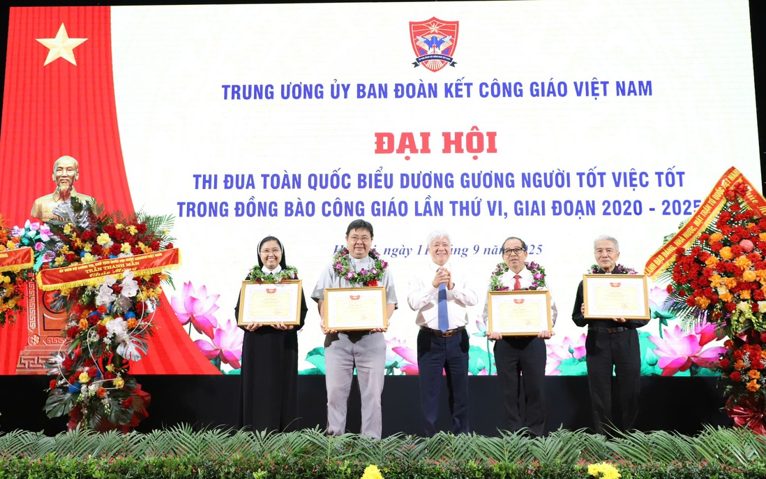 Biểu dương, khen thưởng nhiều điển hình Công giáo Việt Nam tiêu biểu