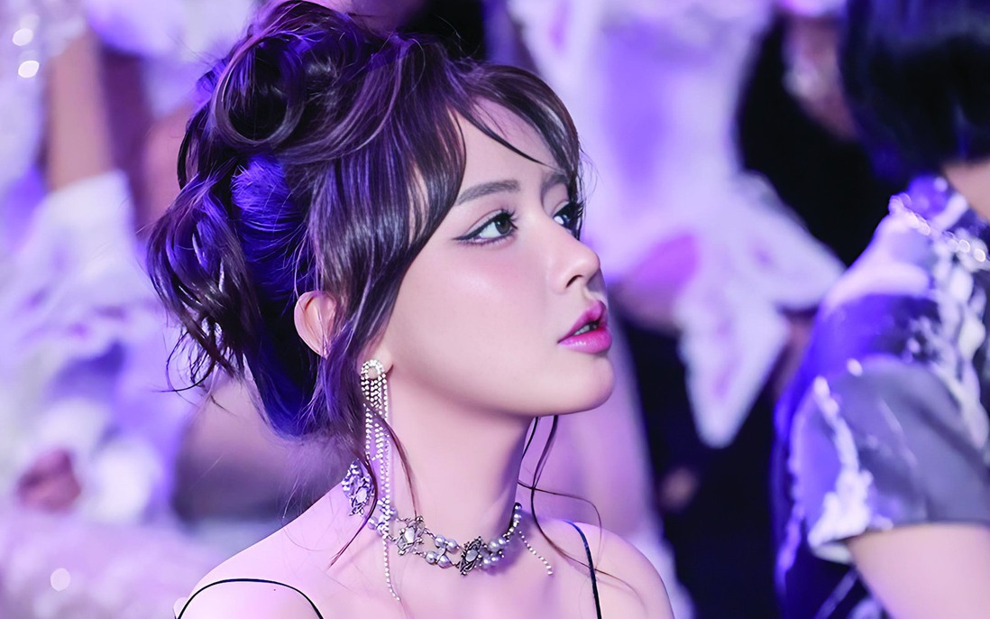 Màn "lột xác" đáng ngạc nhiên của ca sĩ Bích Phương