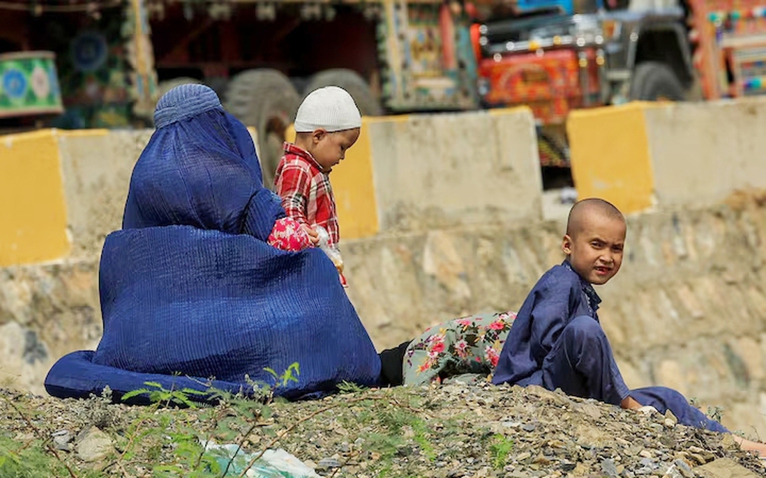 Liên hợp quốc đóng cửa 8 trung tâm cứu trợ do lệnh cấm nữ nhân viên của Taliban