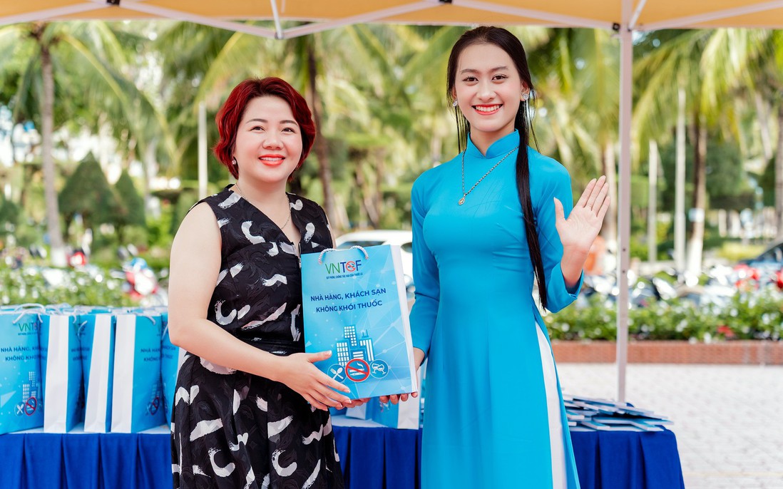 200 nhà hàng, khách sạn ở Khánh Hòa treo, dán biển "Cấm hút thuốc"