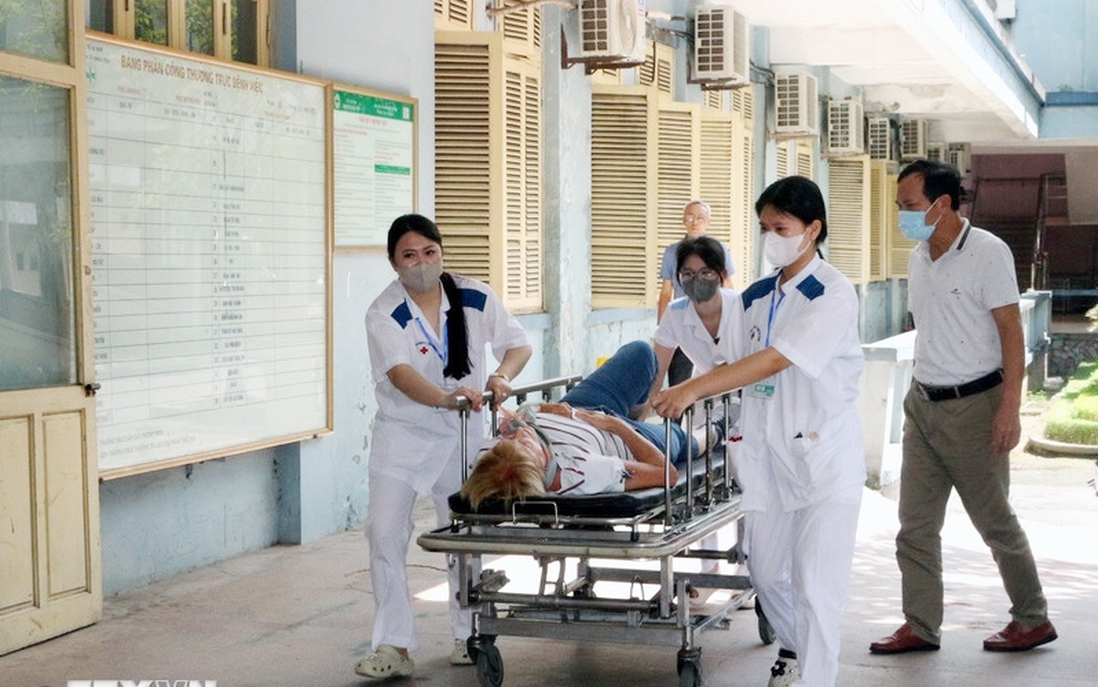 Tai nạn trên cao tốc Cầu Giẽ-Ninh Bình: Huy động nhân lực cấp cứu các nạn nhân