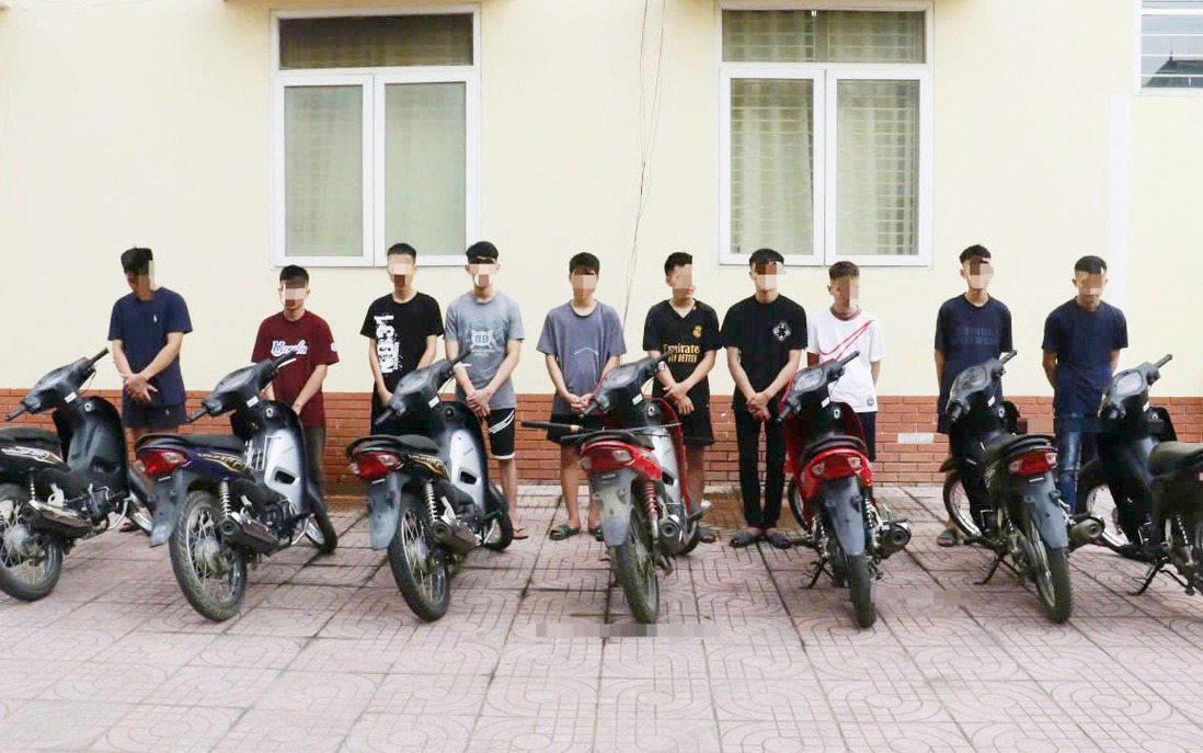 Nghệ An: Triệu tập 14 đối tượng vị thành niên hỗn chiến bằng dao kiếm trong đêm