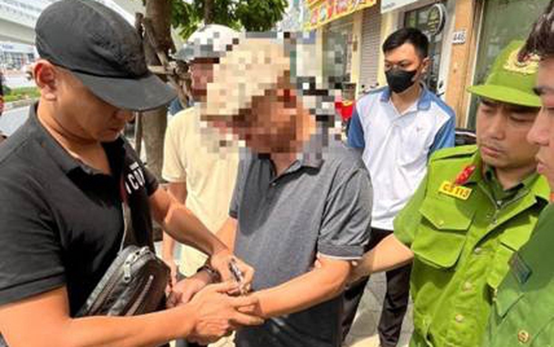 Cầm tuýp sắt đuổi đánh người sau va chạm giao thông