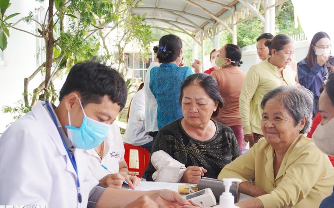 Triển khai giải pháp đột phá, tăng cường bảo vệ, chăm sóc và nâng cao sức khỏe nhân dân