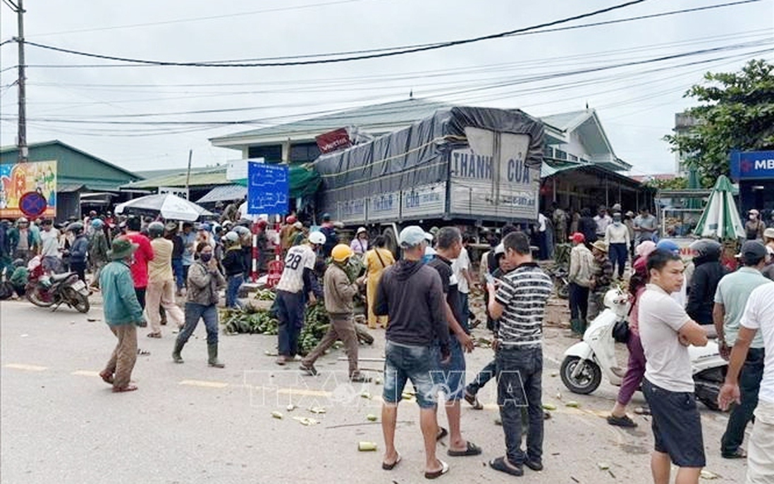 Quảng Trị: Khởi tố tài xế lao xe vào chợ ở Lao Bảo khiến nhiều người thương vong