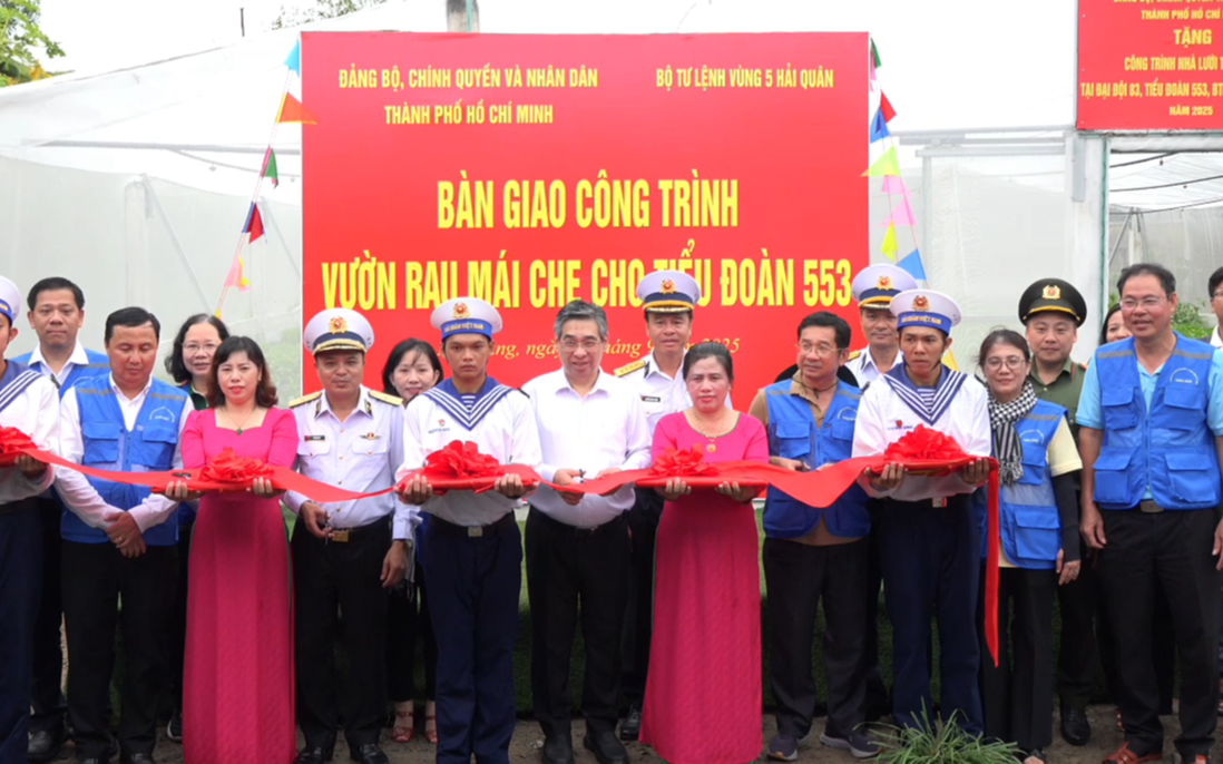 TPHCM: Tặng công trình vườn rau công nghệ cao cho quân, dân trên đảo Phú Quốc
