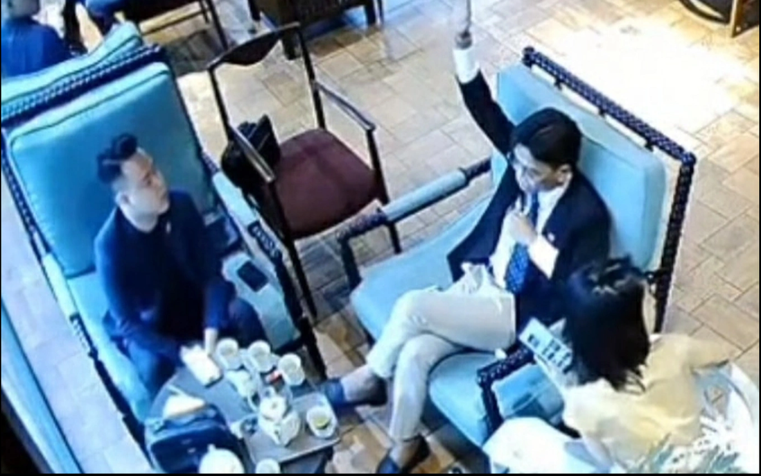 Công an xác minh vụ nhân viên quán cà phê bị khách hành hung vì nhắc nhở không hút thuốc