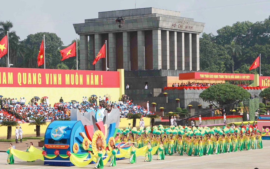 Phụ nữ Việt Nam mang tinh thần Cách mạng Tháng Tám vào kỷ nguyên mới