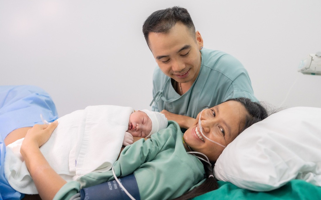 Hoa hậu H'Hen Niê hạnh phúc chào đón con đầu lòng