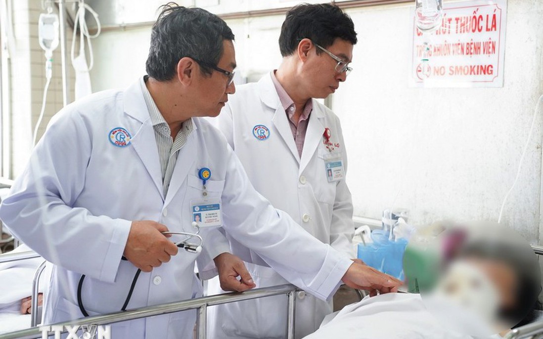 Một phụ nữ bị liệt tứ chi, tiên lượng nặng sau vụ nổ súng