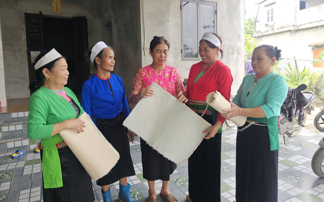 Những phụ nữ gìn giữ di sản văn hóa dân tộc, tạo sinh kế bền vững