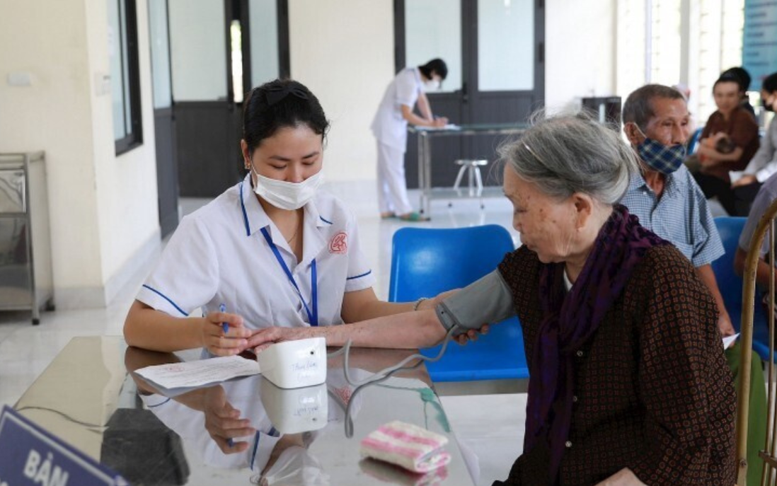 Đến năm 2027, mỗi trạm y tế xã sẽ có 4-5 bác sĩ 